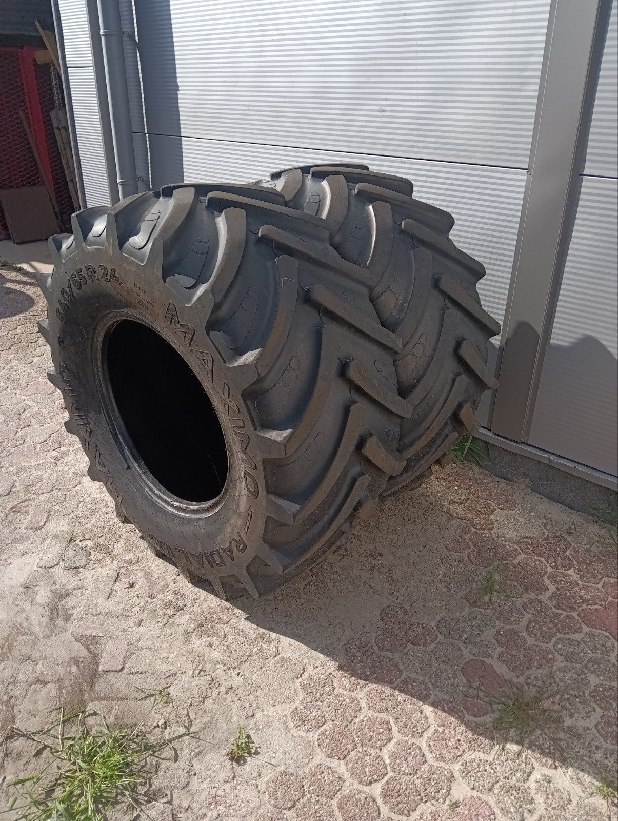Set 540/65R24 Maximo (Trelleborg), Zakelijke goederen, Ophalen