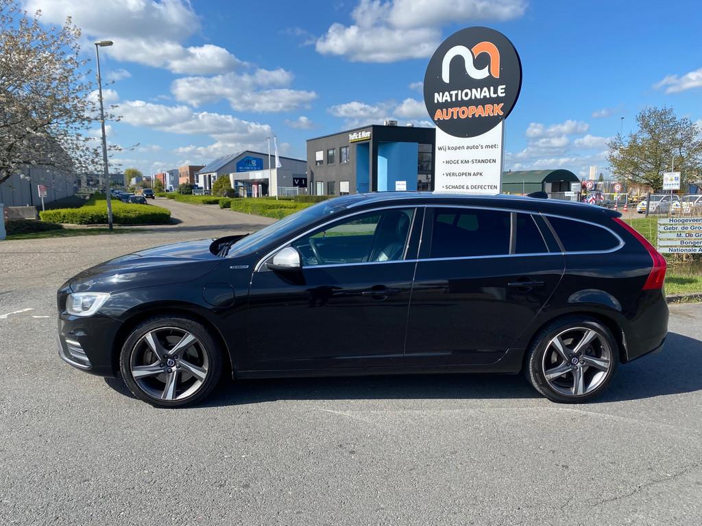 Volvo V60 | 2015 | 2.4 D6 Twin Engine R-Design | Automaat |, Automaat, Zwart, Vierwielaandrijving, 1880 kg