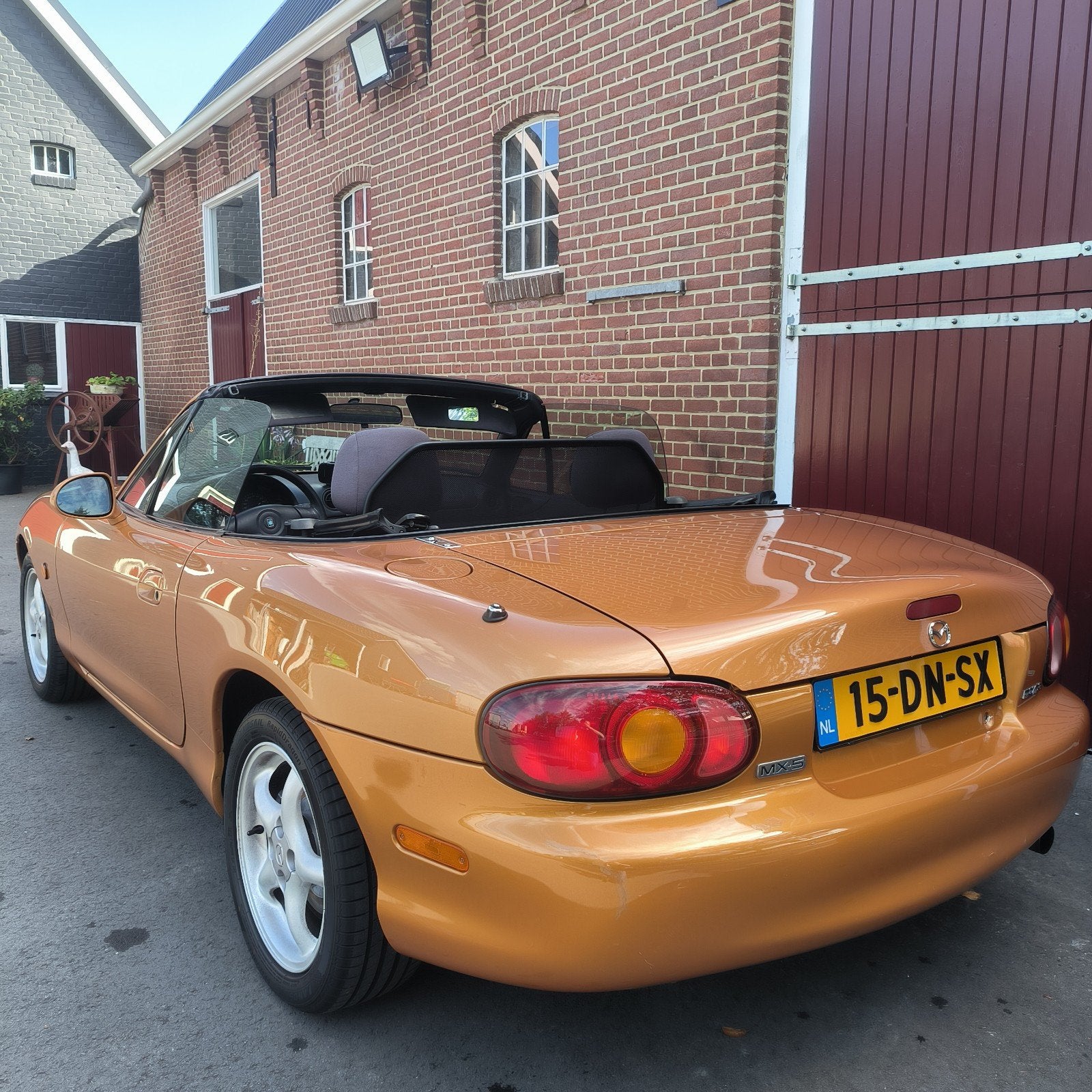 Mazda MX-5 1.8 I 1998 | Evolution Orange | 140 pk, Auto's, Achterwielaandrijving, 40 €/maand, 4 cilinders, Cabriolet