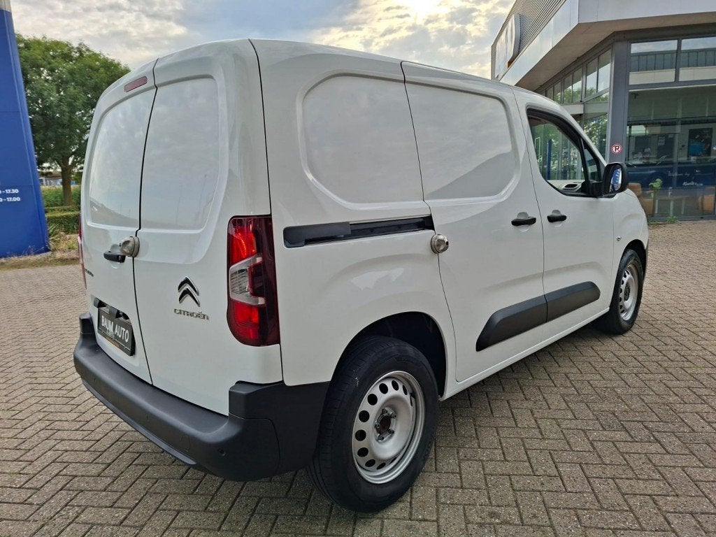 Citroen BERLINGO 1.2 AUTOMAAT 130PK L1H1 NAVI PDC-CAMERA AIR, Auto's, Bestelauto's, Automaat, 1199 cc, Citroën, Wit