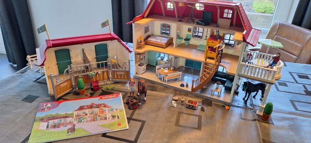 Schleich 42551 Paardenstal met woonhuis, Ophalen, Zo goed als nieuw, Jongen of Meisje