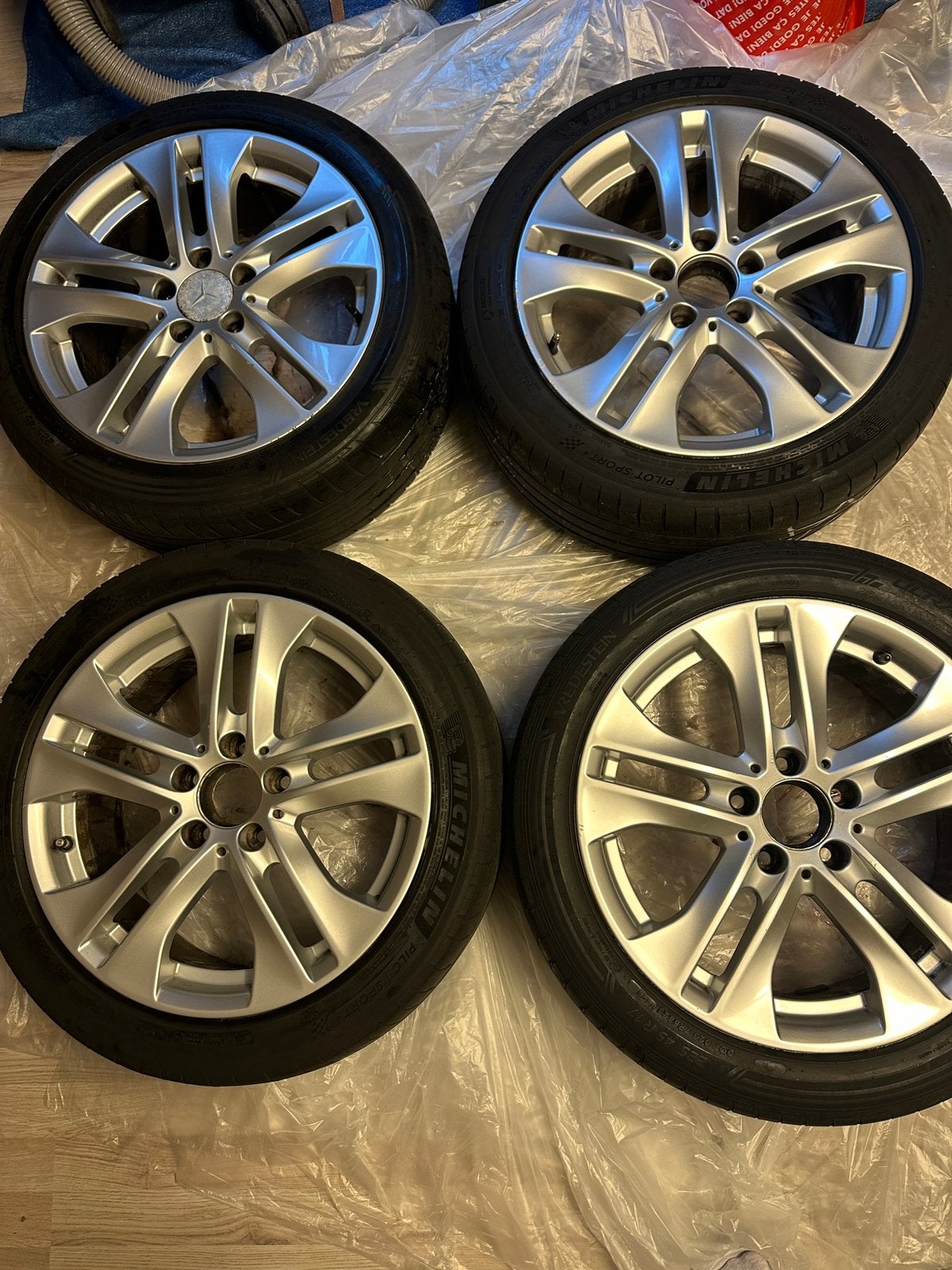 Velgen met banden Mercedes Benz W204, Ophalen, Velg(en), 17 inch, Zomerbanden