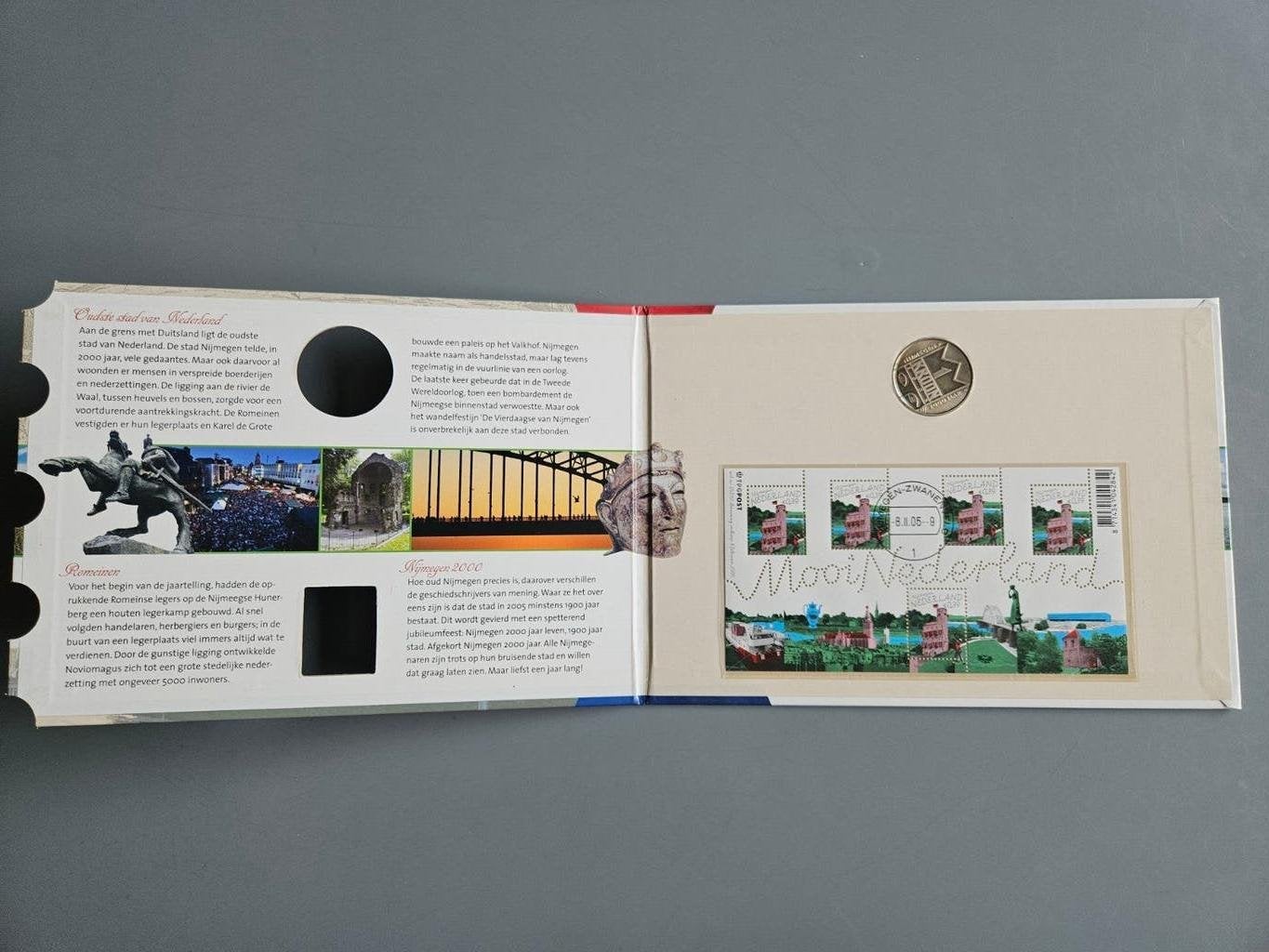 Luxe boekje Mooi Nederland Nijmegen 2005 zie beschrijving, Ophalen of Verzenden, Na 1940