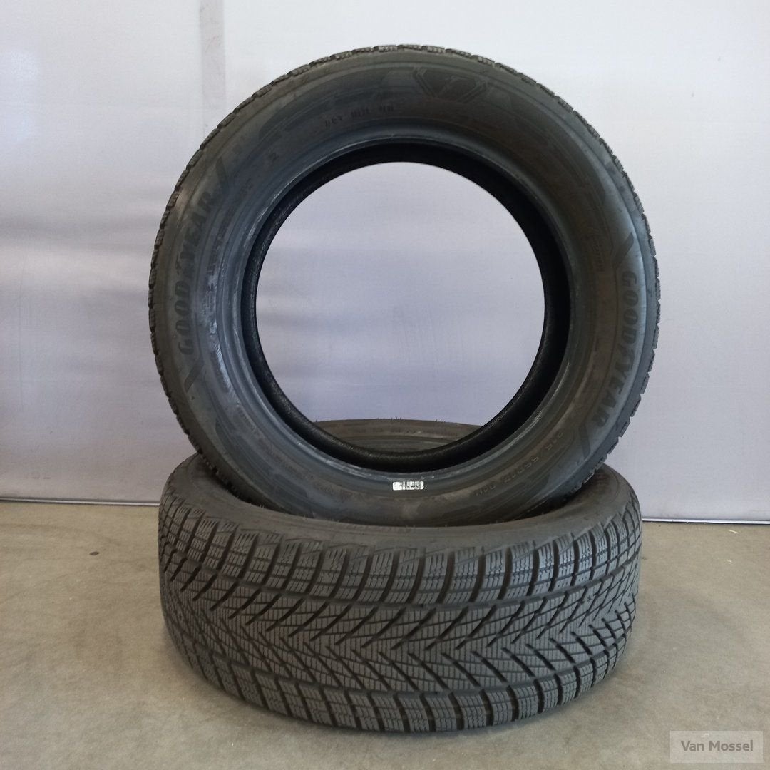 GoodYear  UltraGrip Performance 3 215/55/R17 94H, -, -, 17 inch, Band(en)