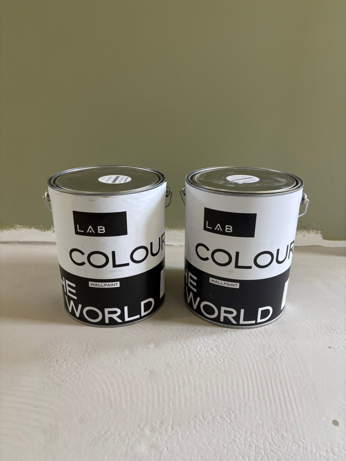 LAB colour the world paint muurverf moss (2 x 5 liter), Ophalen, Zo goed als nieuw