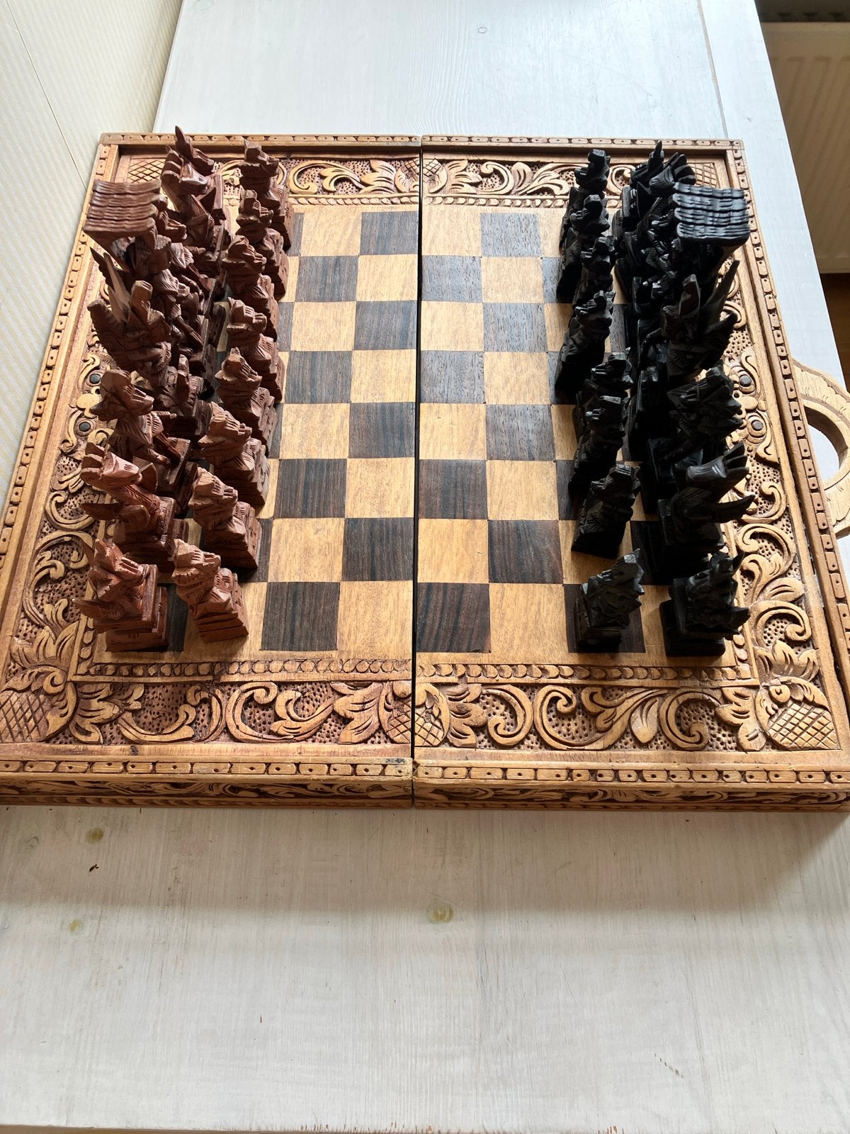 Handgesneden Schaak- en Backgammonspel - Hout, Een of twee spelers, Ophalen of Verzenden, Gebruikt, Reisspel