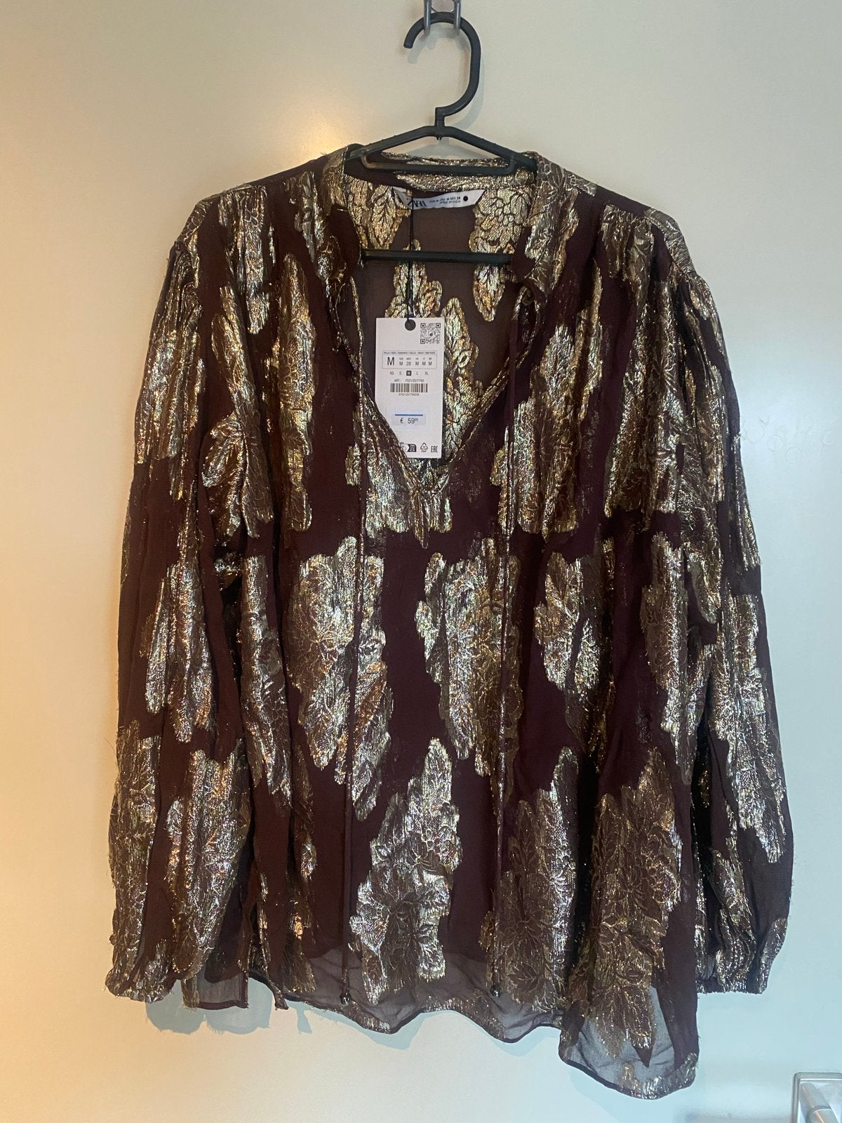 Zara Blouse met Goudkleurige Print - Maat M, Kleding | Dames, Maat 38/40 (M), Bruin, Nieuw, Ophalen of Verzenden