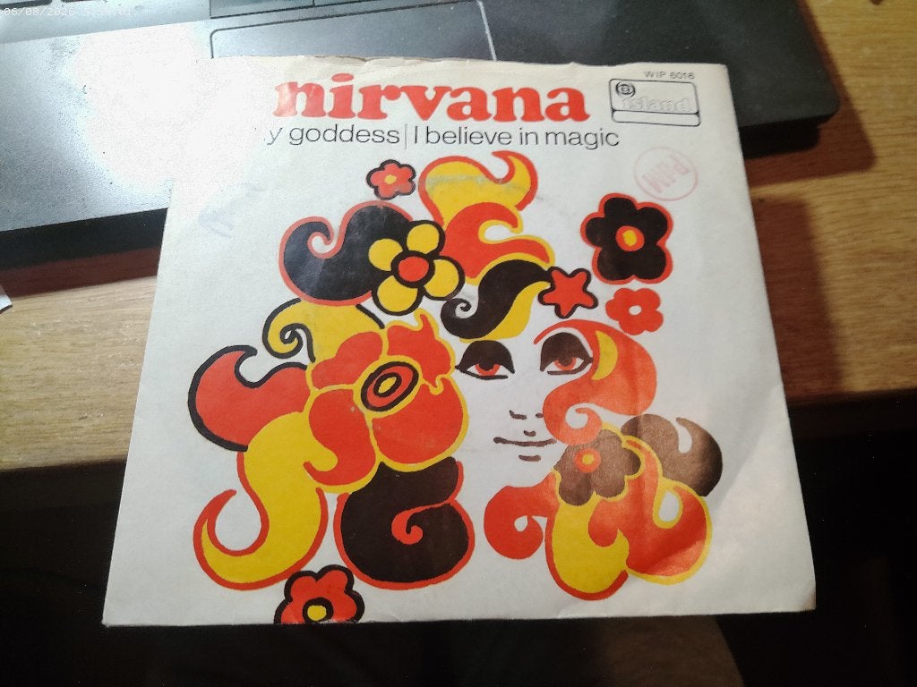 Nirvana - Tiny Goddess / I believe in Magic, Gebruikt, Fotohoes, 7 inch, Ophalen of Verzenden