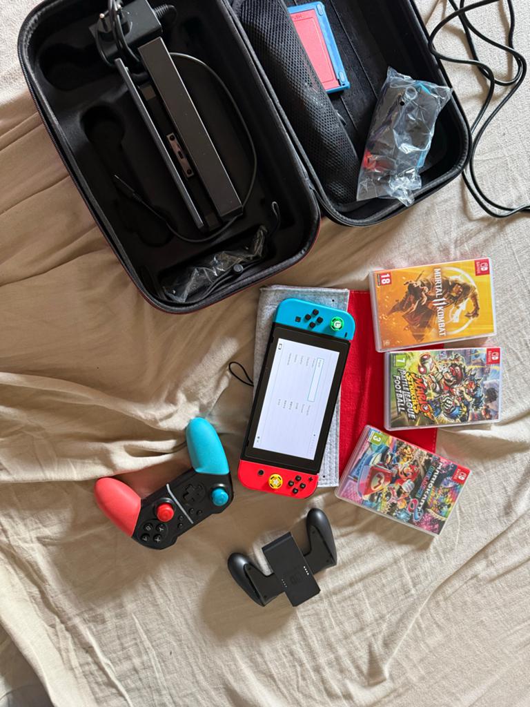 Nintendo switch, Ophalen of Verzenden, Zo goed als nieuw, Met 2 controllers, Switch 2019 Upgrade