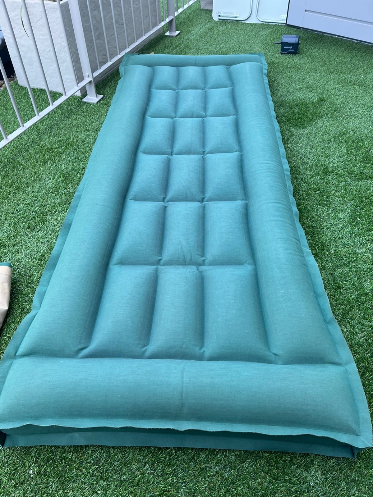 2 luchtbedden met textielcoating – 190  70 cm, Ophalen, Gebruikt, 1-persoons