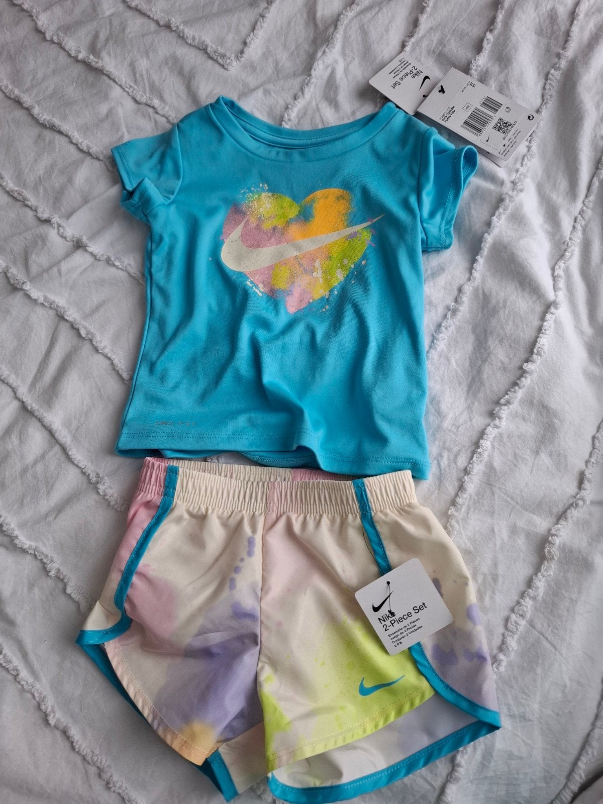 Nike 2-delige set: T-shirt en korte broek (nieuw), Ophalen of Verzenden, Nieuw, Nike, Meisje
