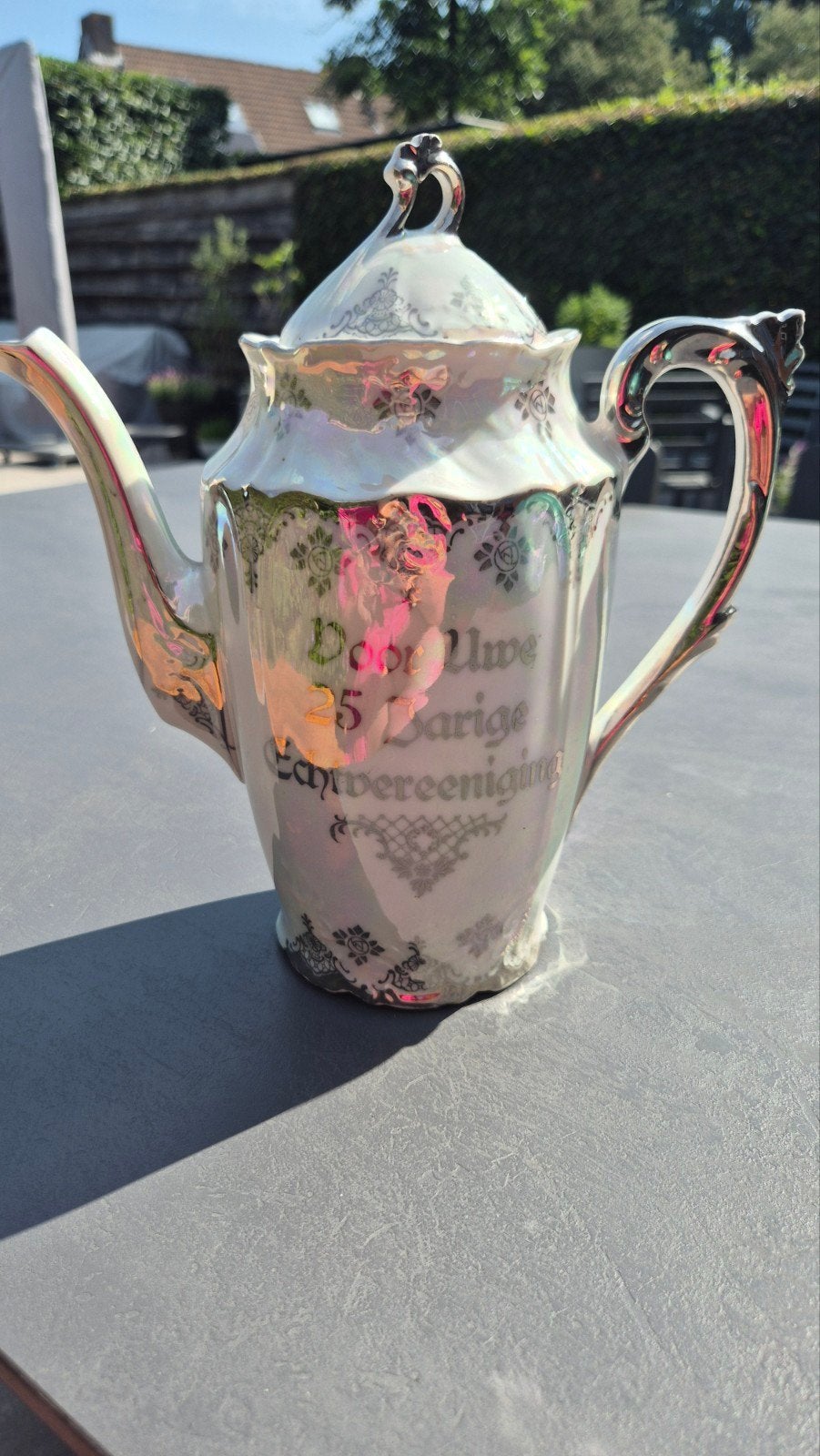 Vintage theepot met inscriptie 25 Jarige Echtveree, Ophalen