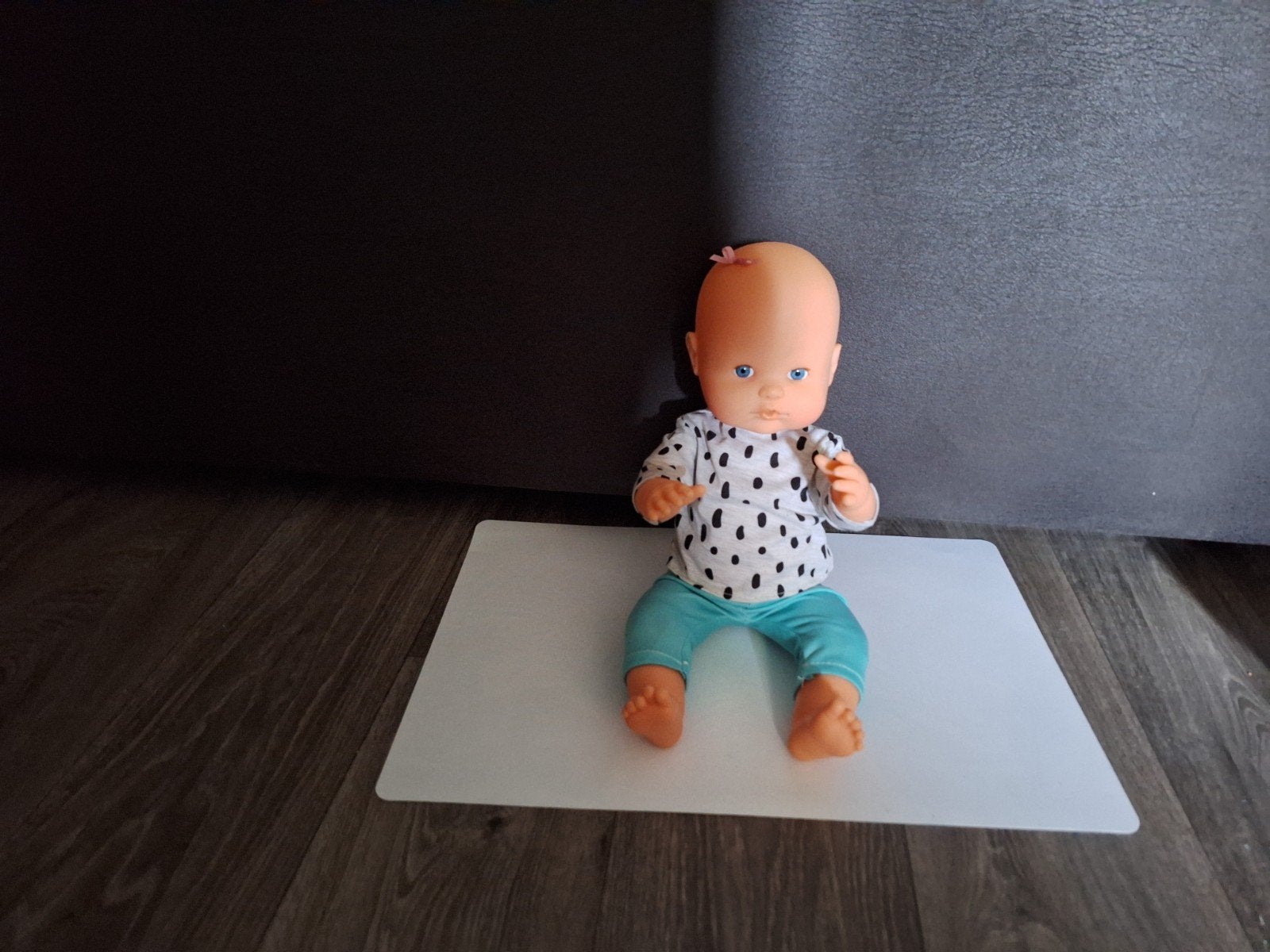 Bebe Famosa Nenuco. Baby Pop Meisje. T1865 - 03., Ophalen of Verzenden, Zo goed als nieuw, Babypop