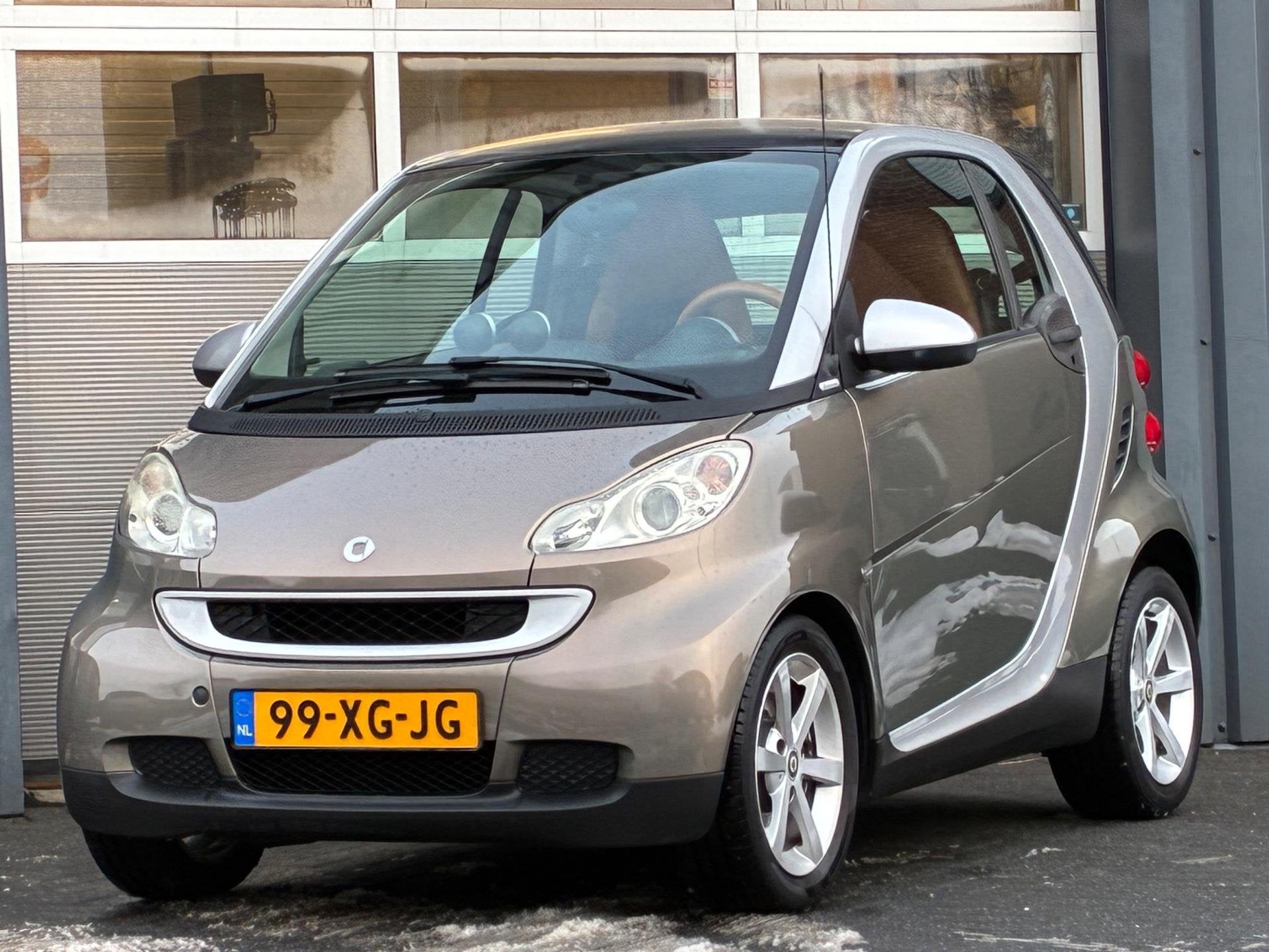Smart Fortwo coupé 1.0 Passion Limited one Leder Airco Stoe, Auto's, Smart, Achterwielaandrijving, Gebruikt, 18 €/maand, Bedrijf