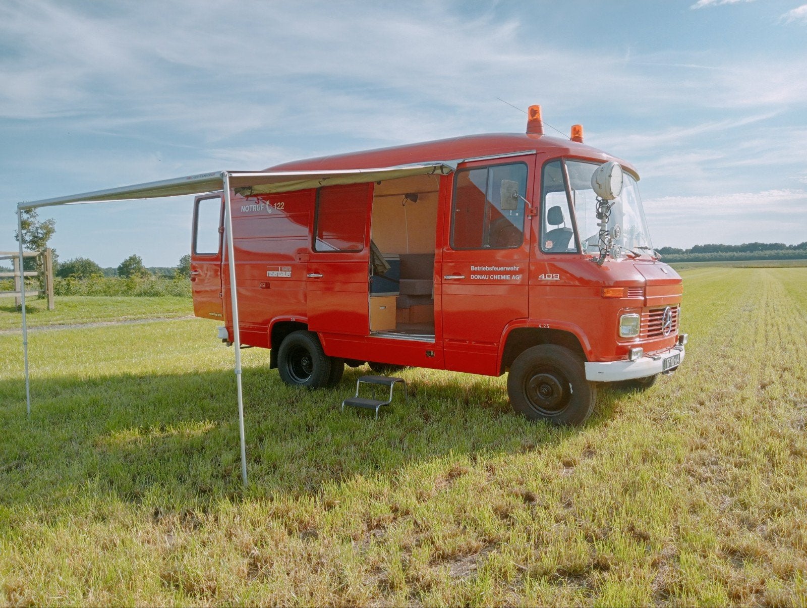 Unieke Mercedes Dudo 409 camper 32.000km lpg belasting vrij, Koelkast, Tot en met 2, Mercedes-Benz, Handgeschakeld