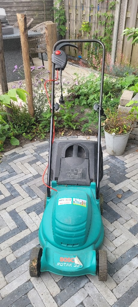 Bosch grasmaaier, Tuin en Terras, Grasmaaiers, Ophalen, Gebruikt, Elektrische grasmaaier, Opvangbak