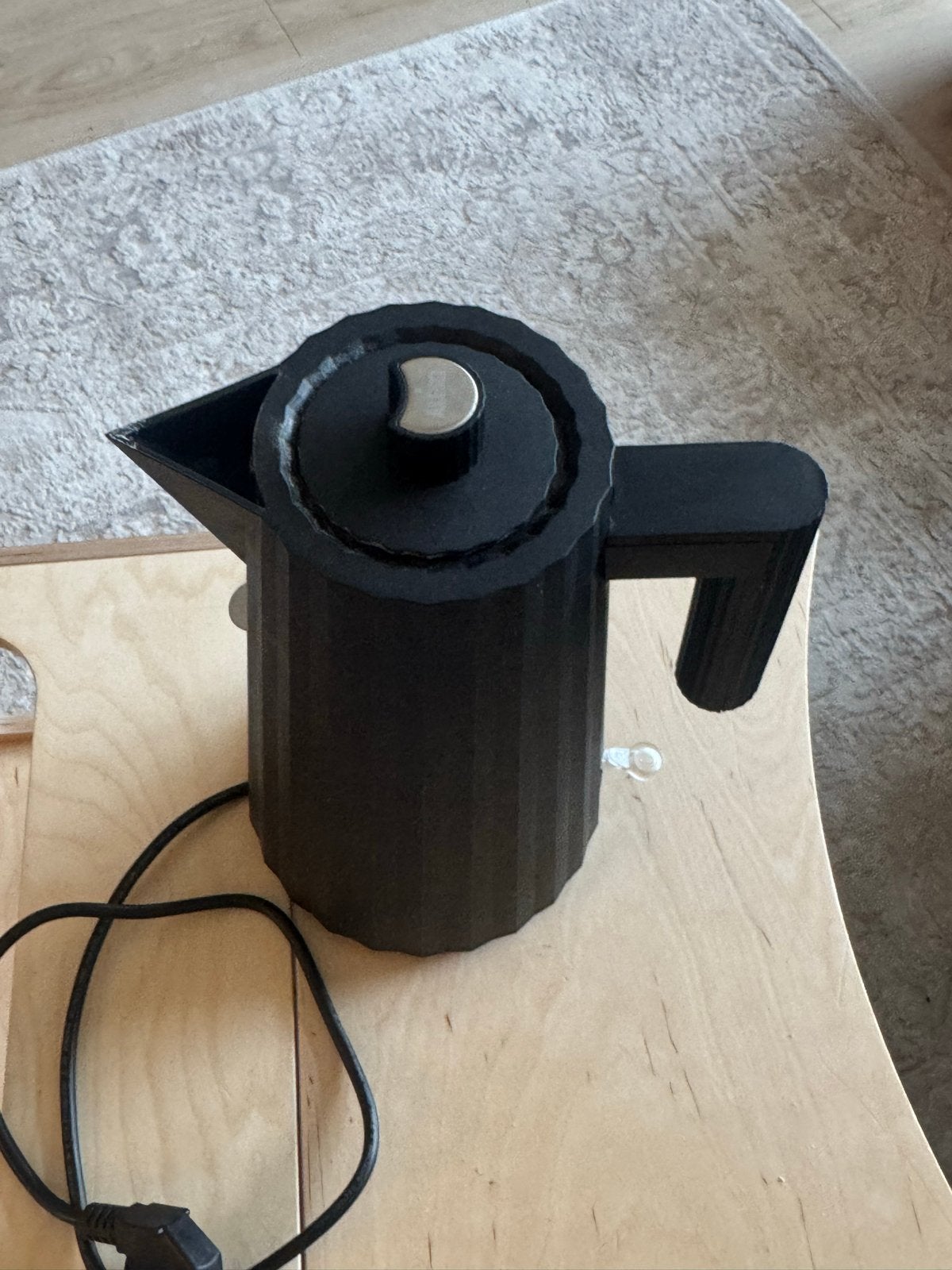 Alessi zwarte waterkoker, Witgoed en Apparatuur, Waterkokers, 1 tot 2 liter, Ophalen of Verzenden, Gebruikt, Draadloos