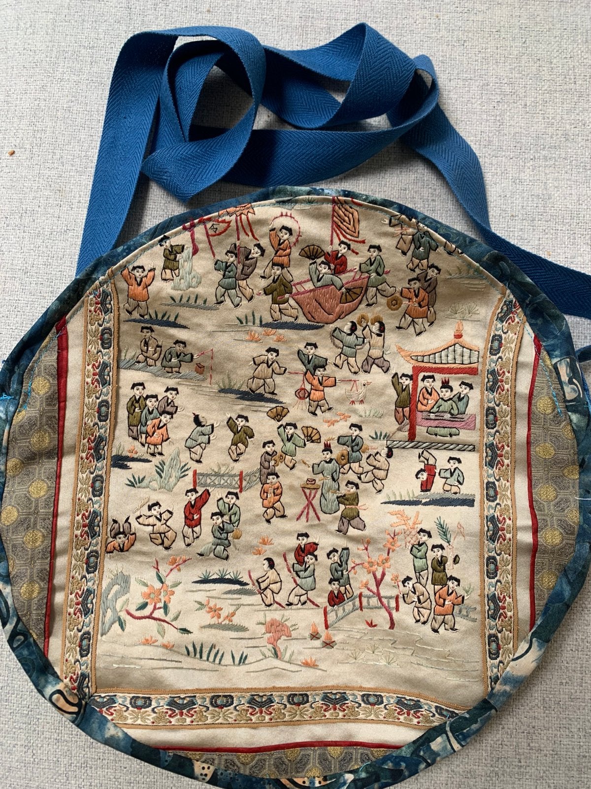 Ronde tas van Chinees borduurwerk, Ophalen of Verzenden, Nieuw, Blauw, Overige typen