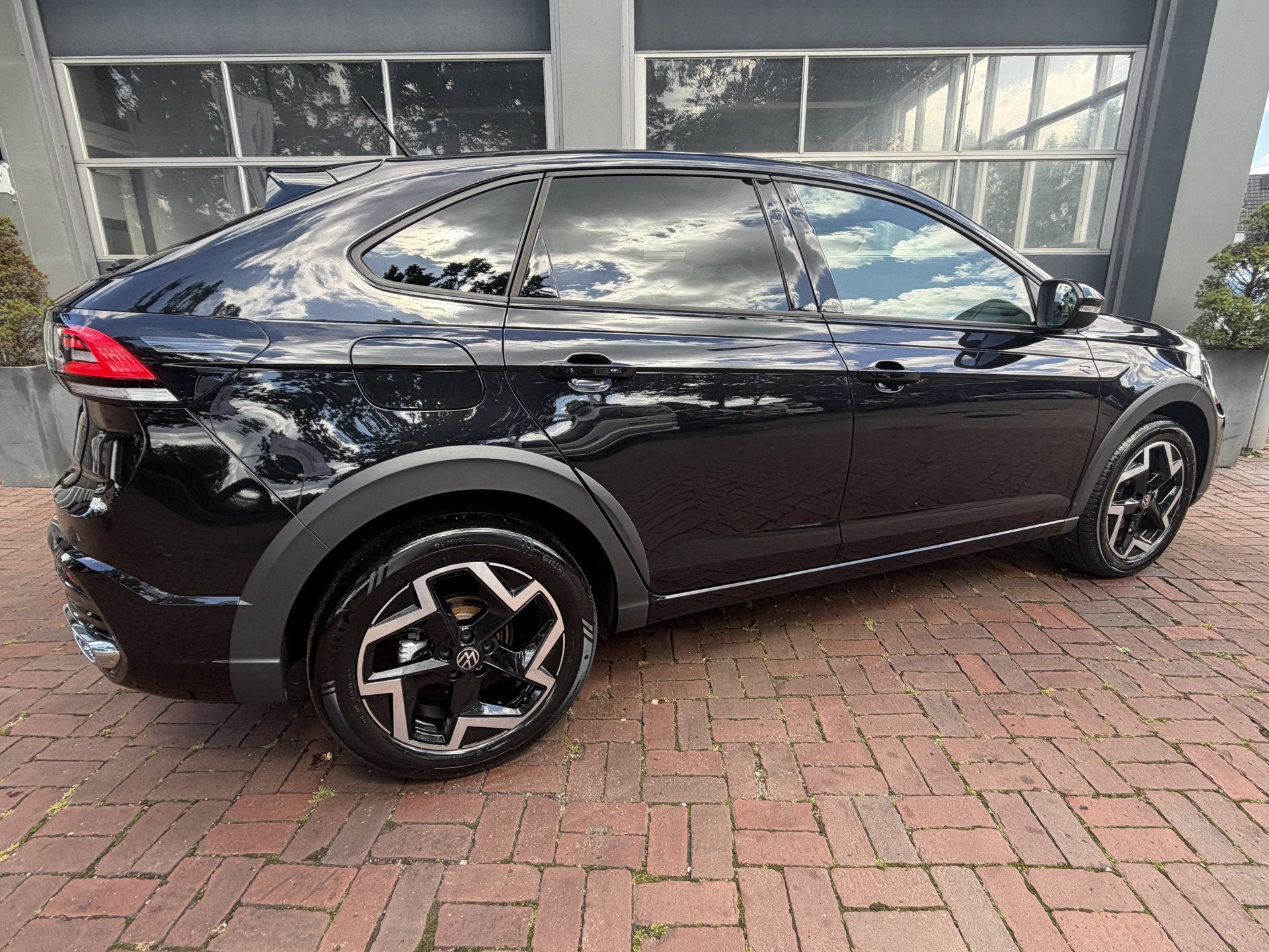 Volkswagen Taigo 1.5 TSI R-Line Business | ex BPM | AppConne, Zwart, 4 cilinders, 1192 kg, Zwart