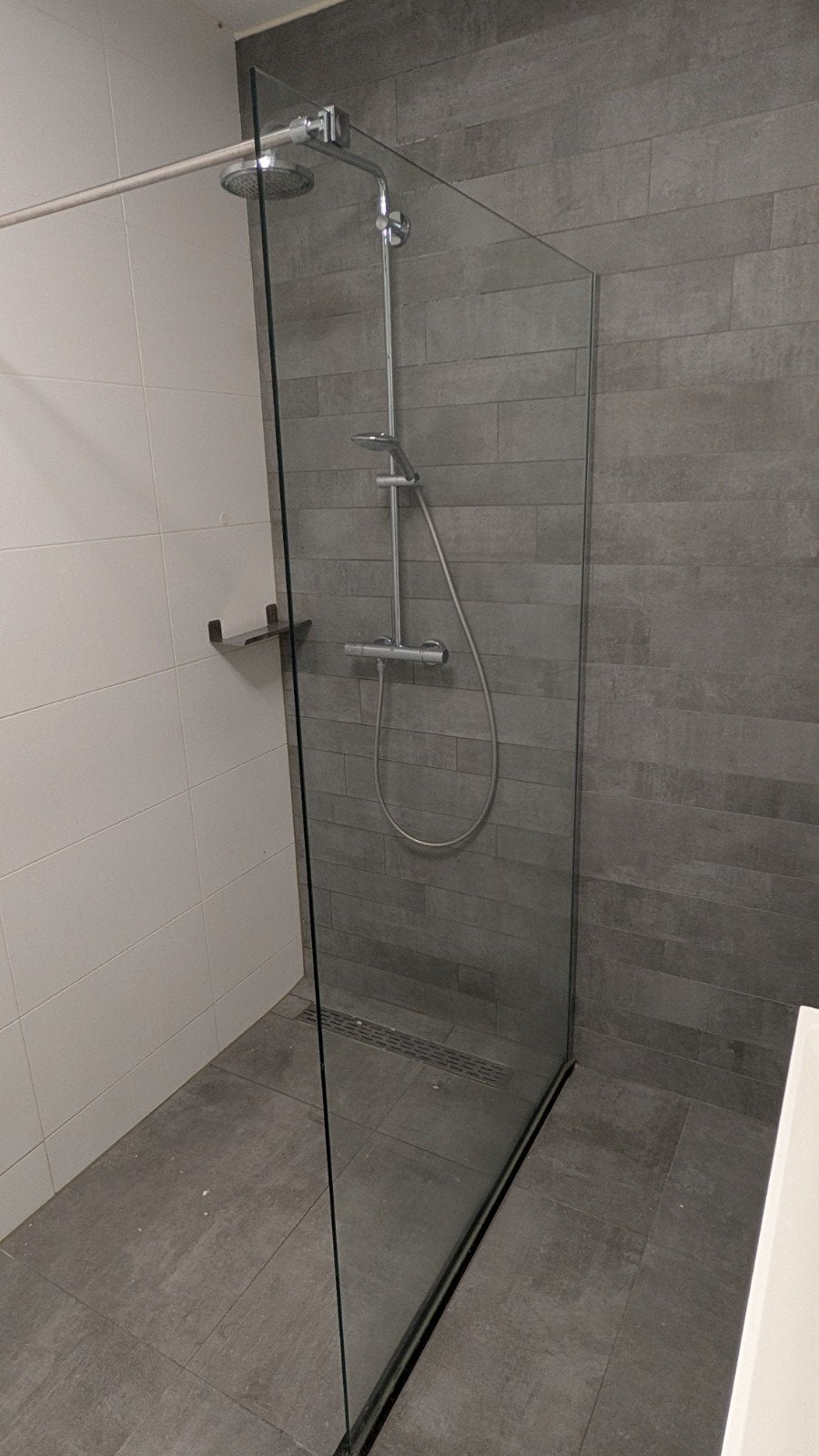 Complete badkamerset: spiegel, radiator, douche & kraan, Ophalen of Verzenden, Gebruikt, Met douche