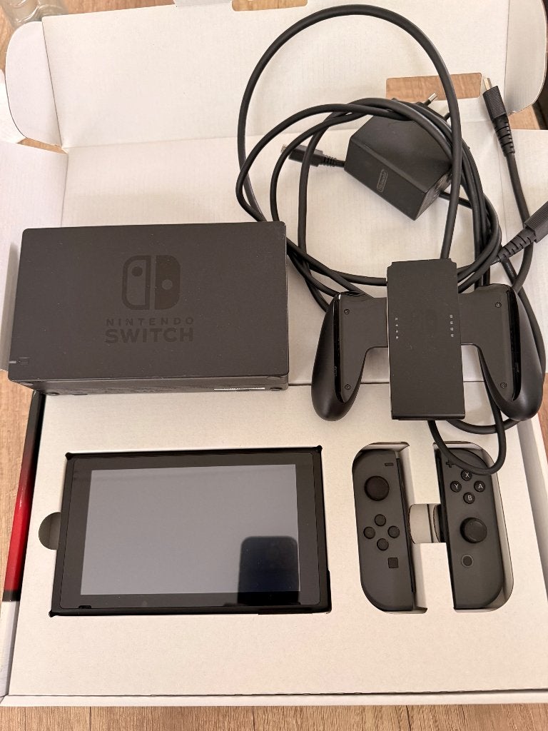 Nintendo Switch GRIJS V1 32GB + SD Card, Ophalen of Verzenden, Zo goed als nieuw, Met 2 controllers, Switch Original