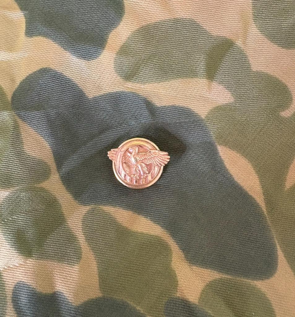 Tweede wereldoorlog US Ruptured duck pin (1), Verzamelen, Militaria | Tweede Wereldoorlog, Ophalen of Verzenden, Landmacht, Amerika