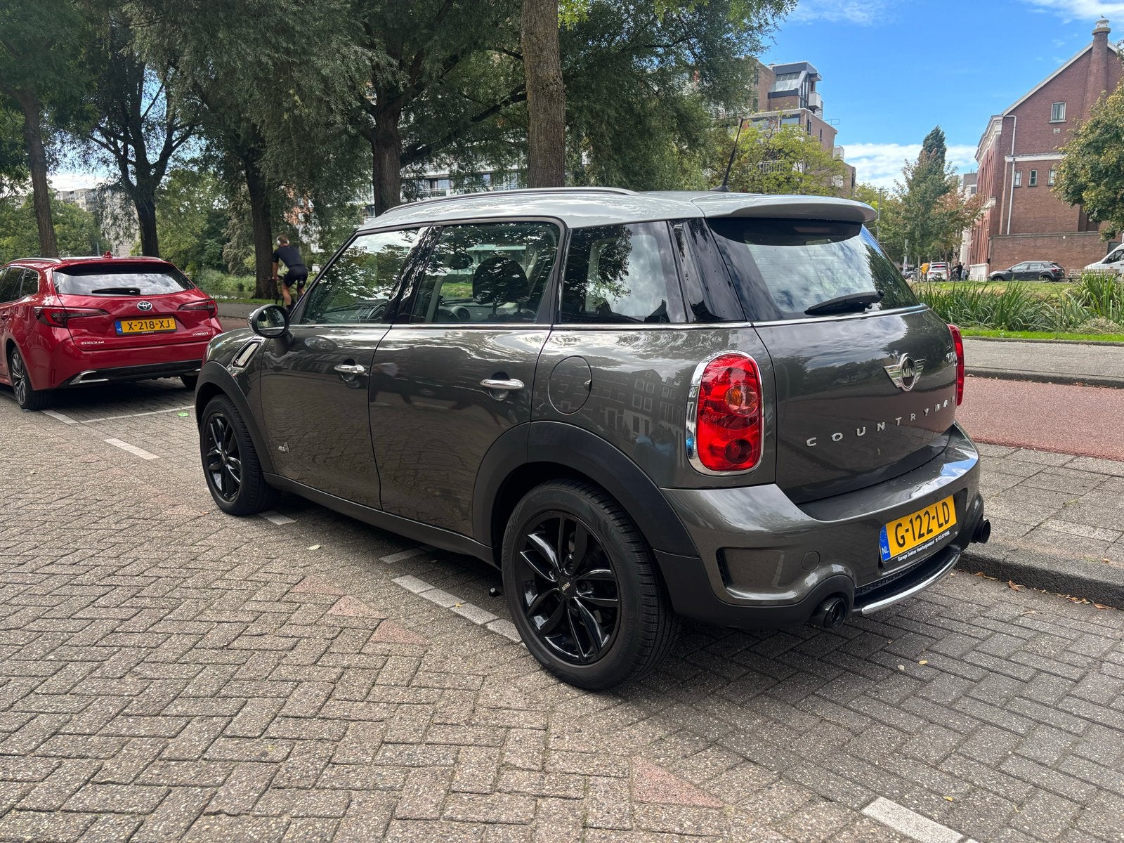 Mini Countryman 1.6 Cooper S All4 2010 Grijs, 1355 kg, 15 km/l, 163 pk, Leder