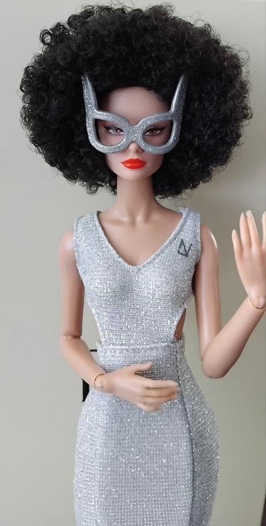 Barbie Xian Xian Fashion Doll in sparkling zilver, Verzamelen, Poppen, Ophalen of Verzenden