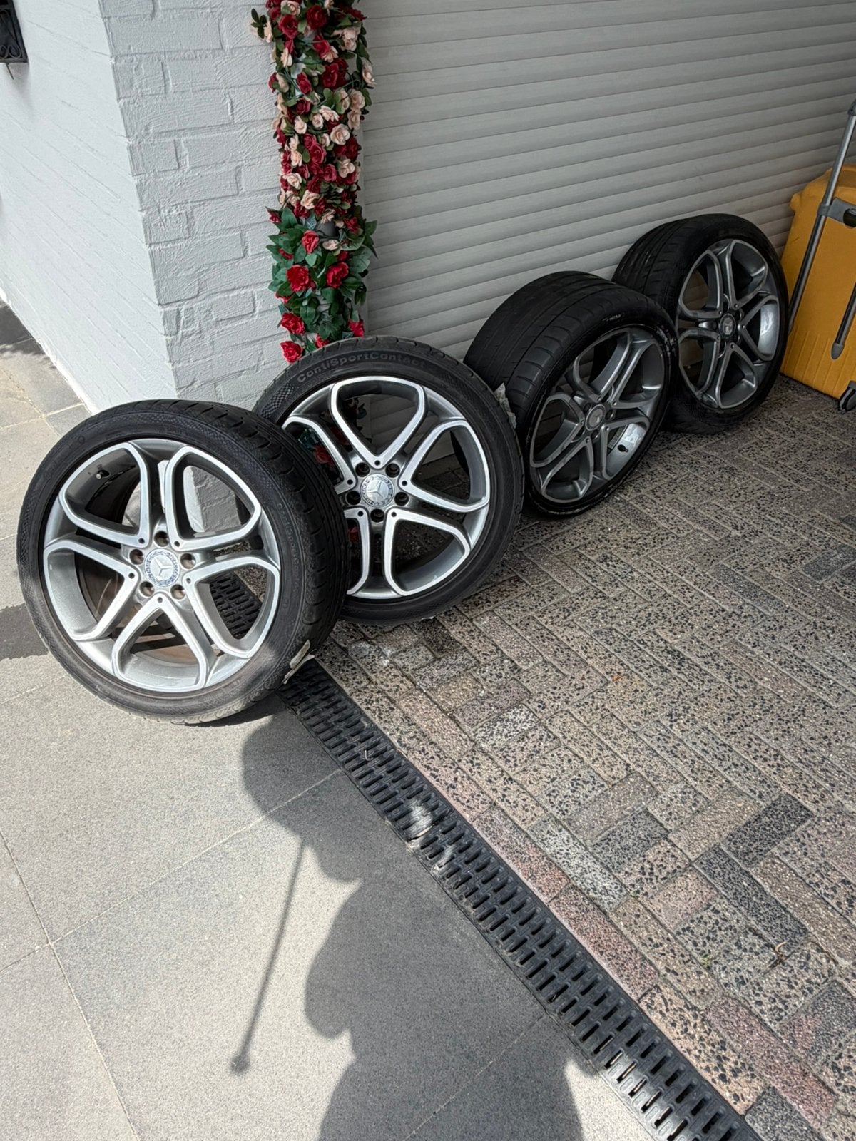 Originele mercedes velgen 18 inch continental banden, Auto-onderdelen, Banden en Velgen, Ophalen, 18 inch, Gebruikt, 265 mm