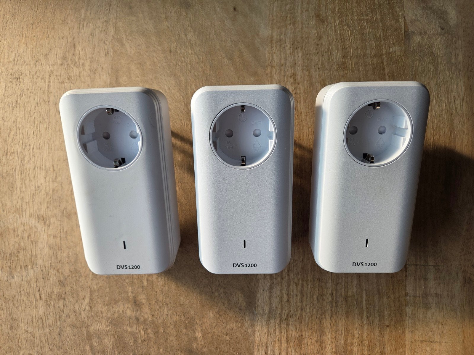 3x Devolo DVS 1200 Powerline adapters, Ophalen of Verzenden, Zo goed als nieuw, KPN / Devolo