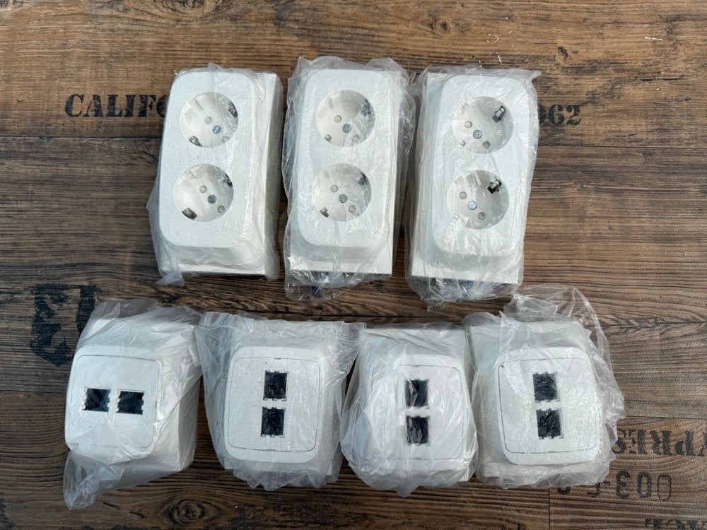 Attema K40 Set NIEUW: 3x Wandcontactdoos + 4x Data Opbouw, Doe-het-zelf en Verbouw, Ophalen of Verzenden, Nieuw, Attema, Overige typen