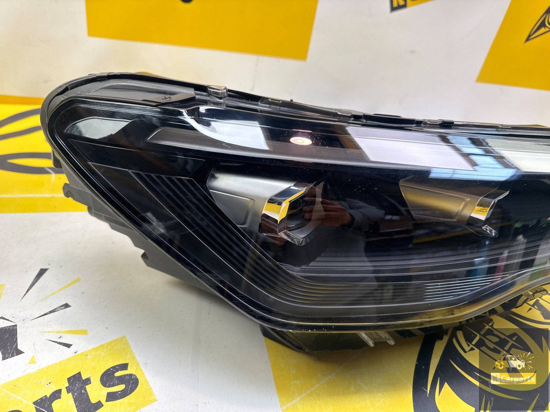VOLKSWAGEN TIGUAN 571 VOLLED KOPLAMP RECHTS R (571941036C), Gebruikt, Volkswagen, Volkswagen AG, Berliner Ring 2
38440  Wolfsburg, DE