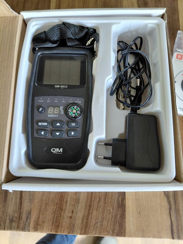QM-6933 Digitale Satellietmeter - Nieuwstaat, Ophalen of Verzenden, Zo goed als nieuw, (Schotel)antenne, Overige merken