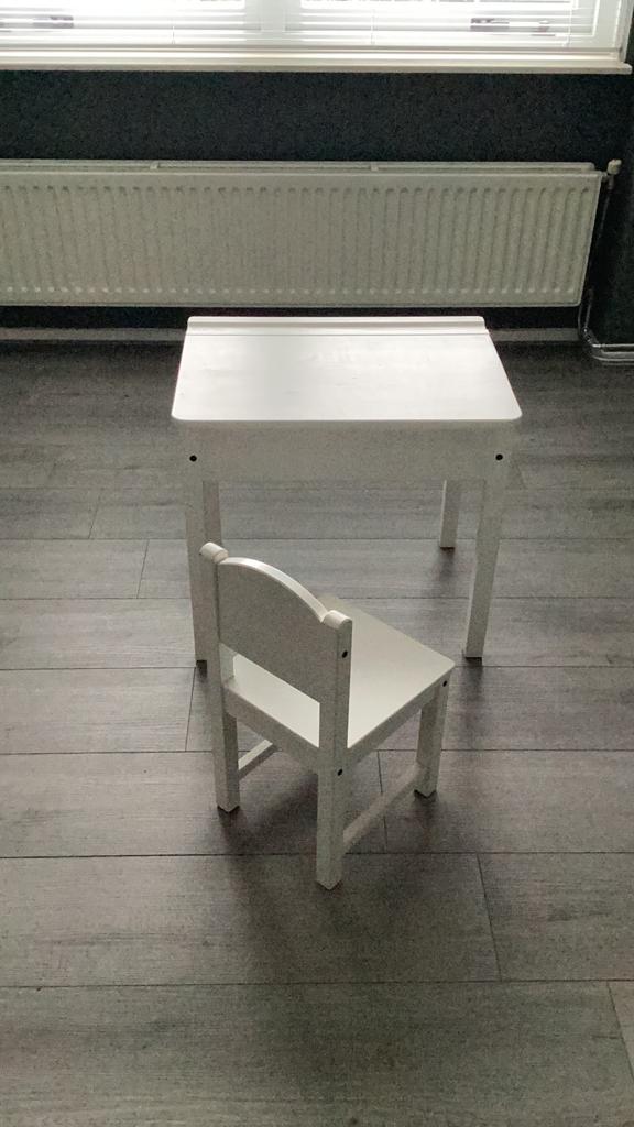 Leuk bureau voor kinderen met stoel, Ophalen, Zo goed als nieuw, Tafel(s) en Stoel(en)