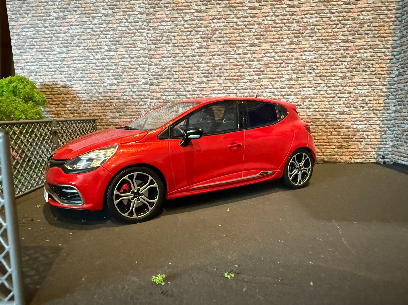 Renault Clio RS Trophy 220 EDC 1:18 limited edition, Hobby en Vrije tijd, Modelauto's | 1:18, Ophalen of Verzenden, Zo goed als nieuw