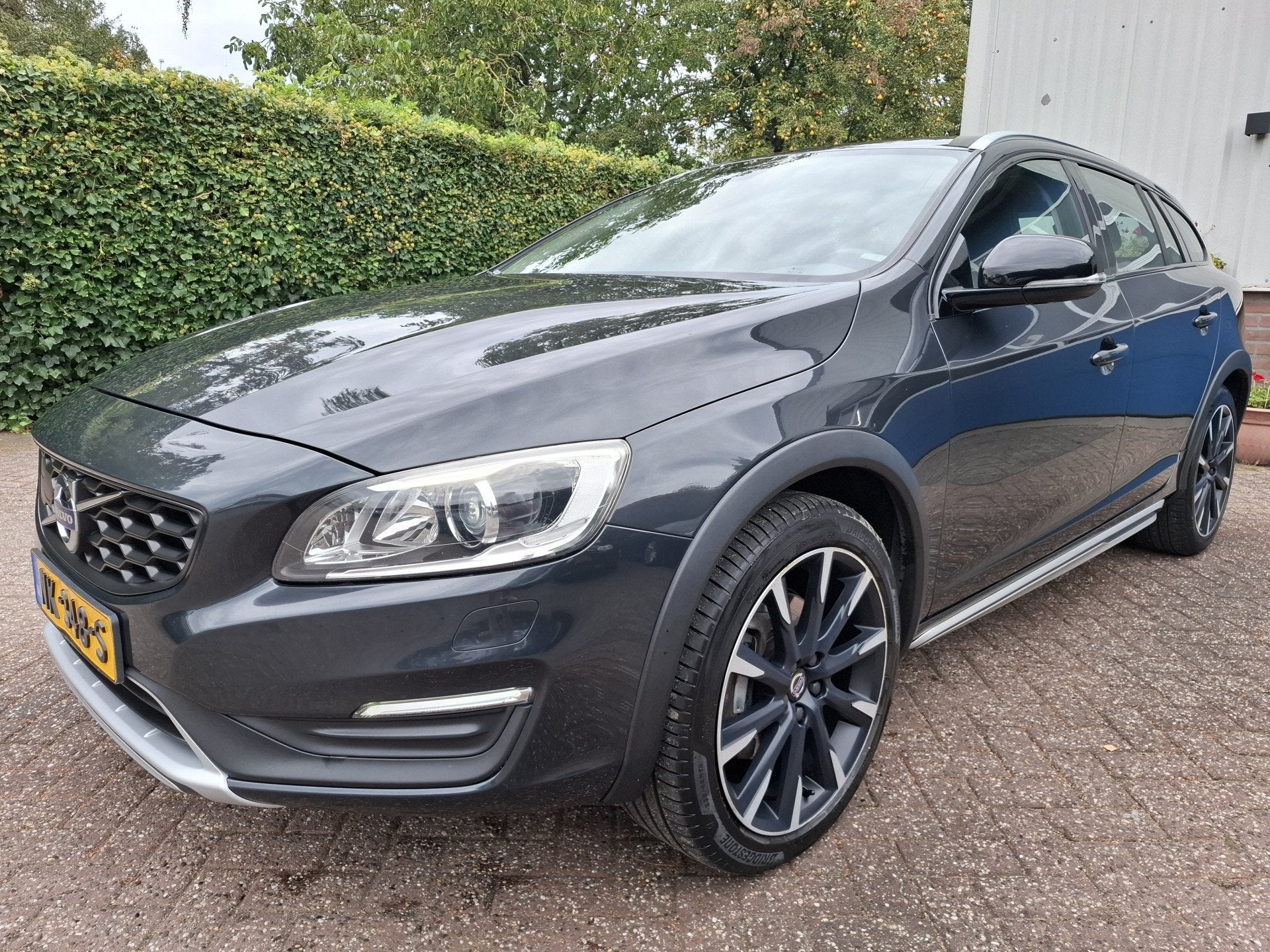 Volvo V60 Cross Country 2.0 D3 Nordic+ 150PK (bj 2017), Euro 6, 4 cilinders, Leder en Stof, Origineel Nederlands