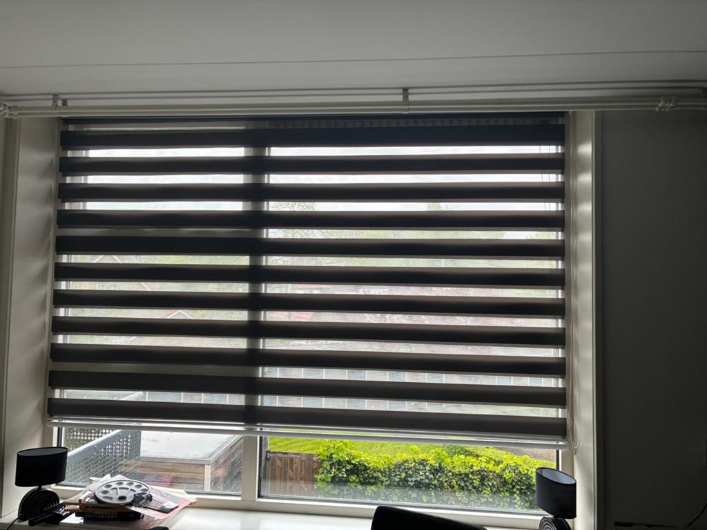 Duo rolgordijn 235x240 cm, Huis en Inrichting, Stoffering | Gordijnen en Lamellen, Ophalen, Zo goed als nieuw, Grijs, 200 cm of meer