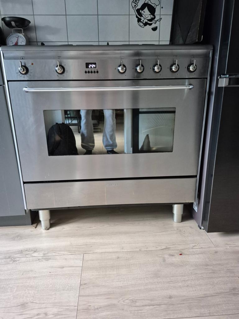 Smeg. 4 pits met wokbrander, Witgoed en Apparatuur, Fornuizen, Ophalen, Gebruikt, 60 cm of meer, Gas