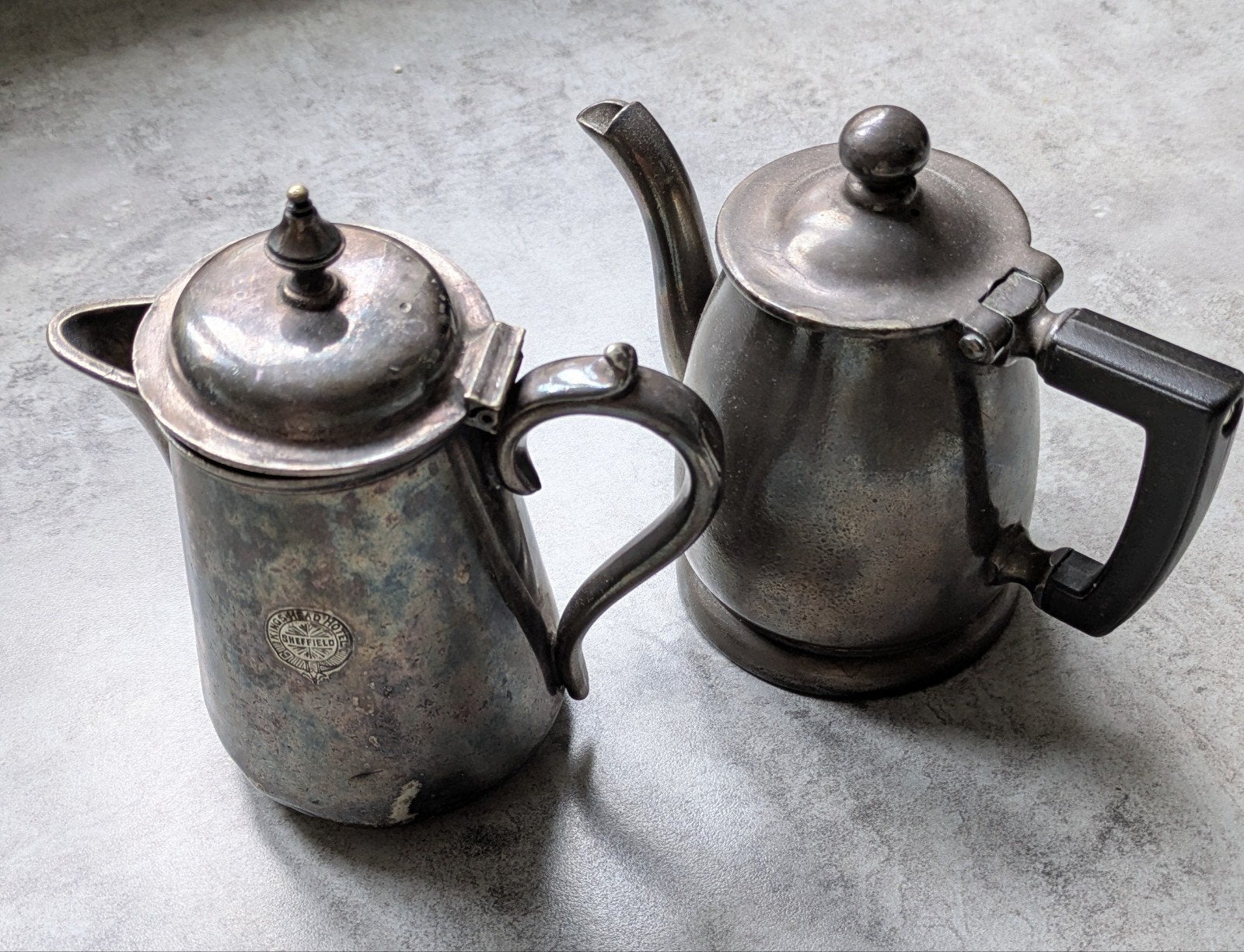 Twee verzilverde Koffie-/Theepotjes, Antiek en Kunst, Ophalen of Verzenden