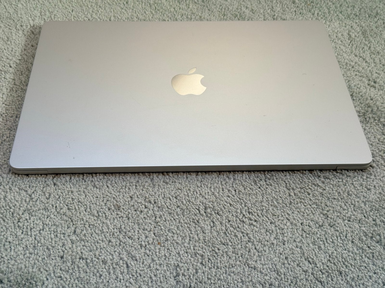 Foto 4 van MacBook Air 15" (2024) - 16GB/512GB SSD + Magic Mouse