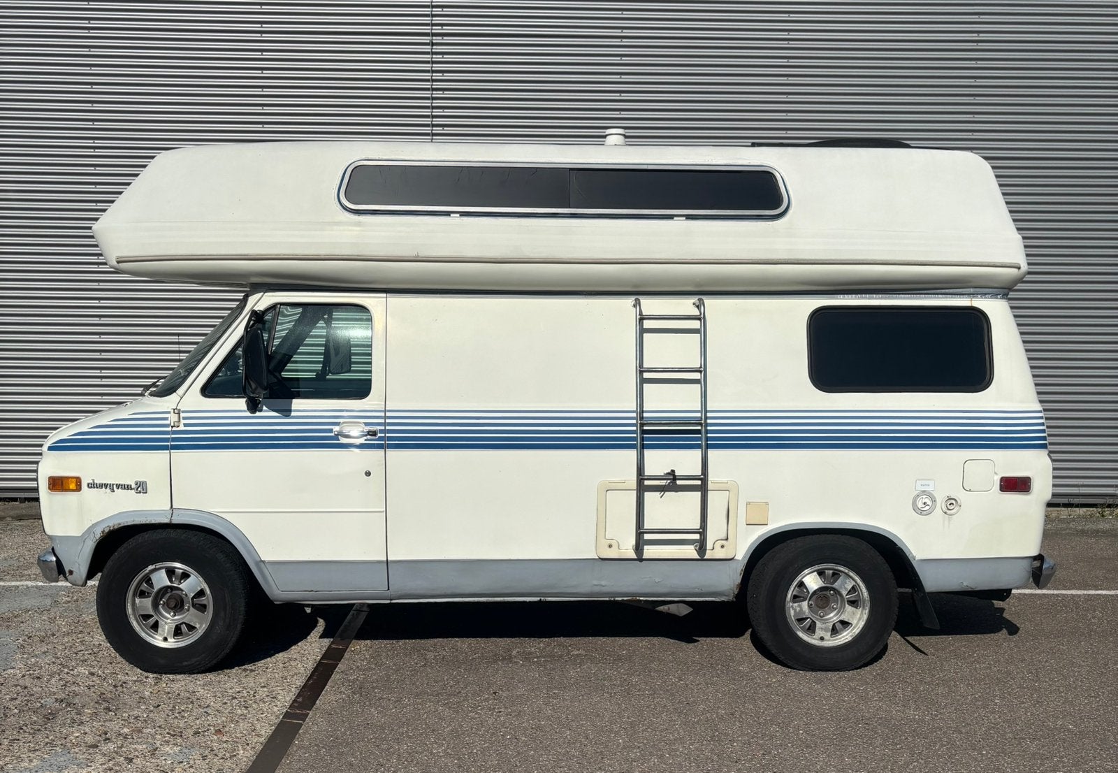 Camper Chevrolet Dynavan 4.2 6-cilinder inline 1974, Alkoof, Luifel, 7 tot 12 maanden geleden, Particulier