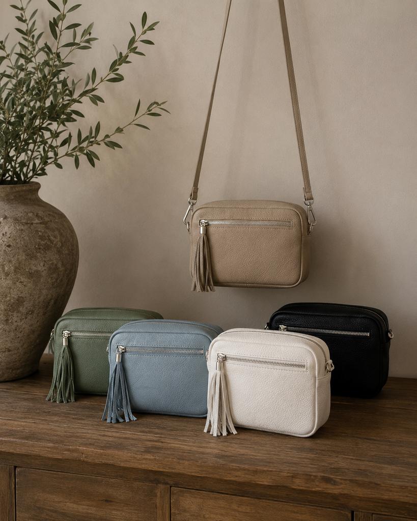Leuke aanbieding Leren tasjes nu €24,95, Ophalen of Verzenden, Zo goed als nieuw, Blauw, Schoudertasje