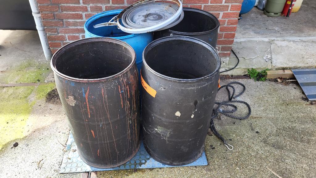 4 tonnen kunststof vaten regenwaterton waterton regenton, 75 tot 150 liter, Ophalen, Gebruikt, Kunststof
