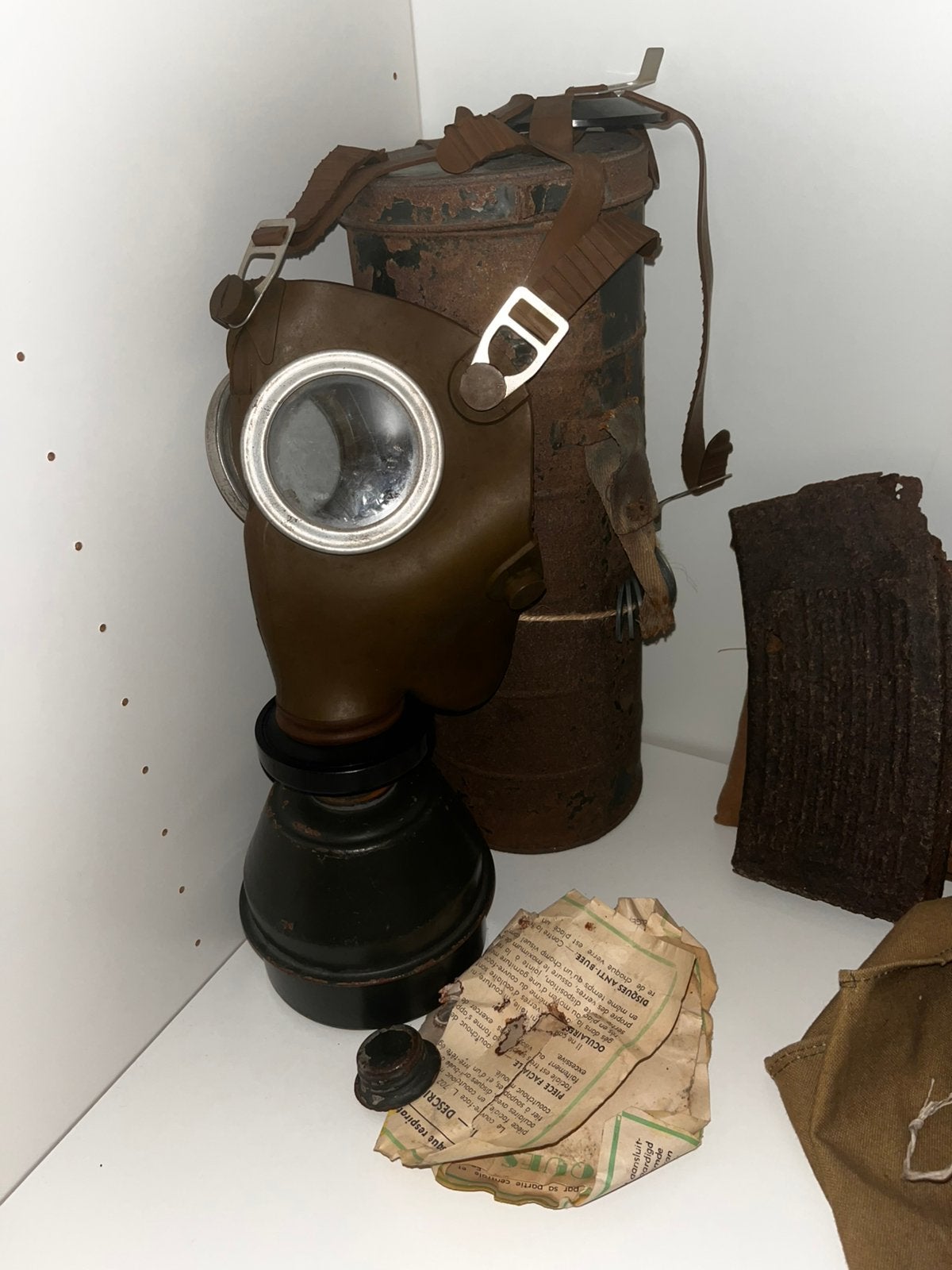 Compleet Belgisch gasmasker Wo2, Ophalen of Verzenden, Landmacht, Nederland