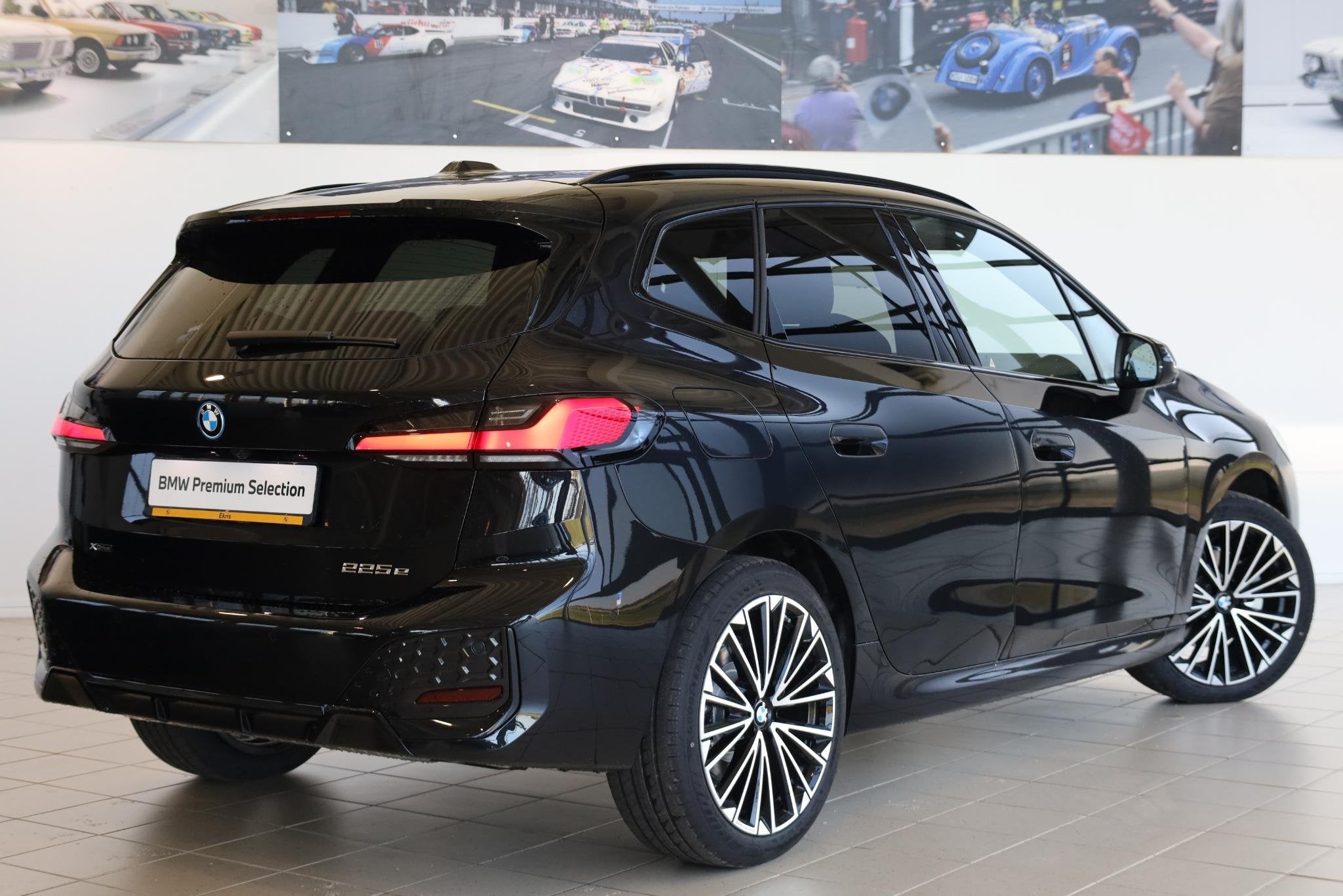 BMW 2 Serie Active Tourer 225e xDrive | M Sport Pro | Panora, Automaat, 150 min, Zwart, Bedrijf