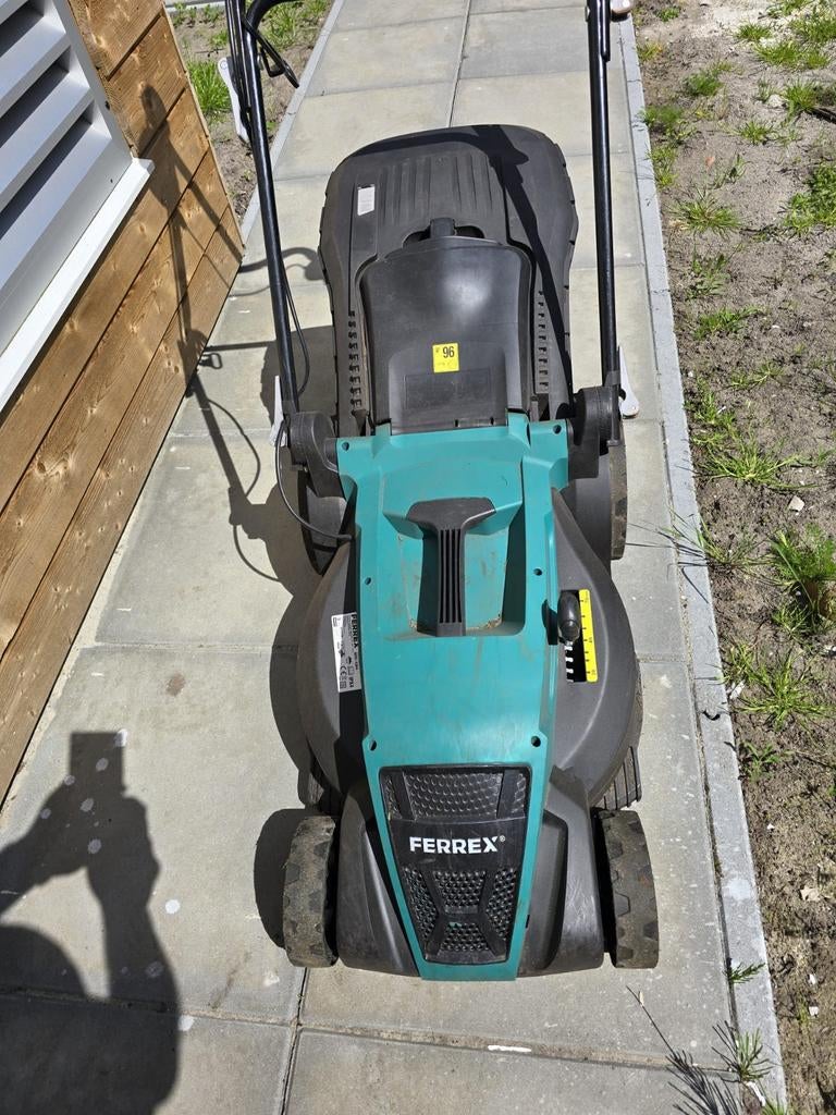 Ferrex grasmaaier - Goed onderhouden., Tuin en Terras, Ophalen, Cirkelmaaier, Gebruikt, Elektrische grasmaaier
