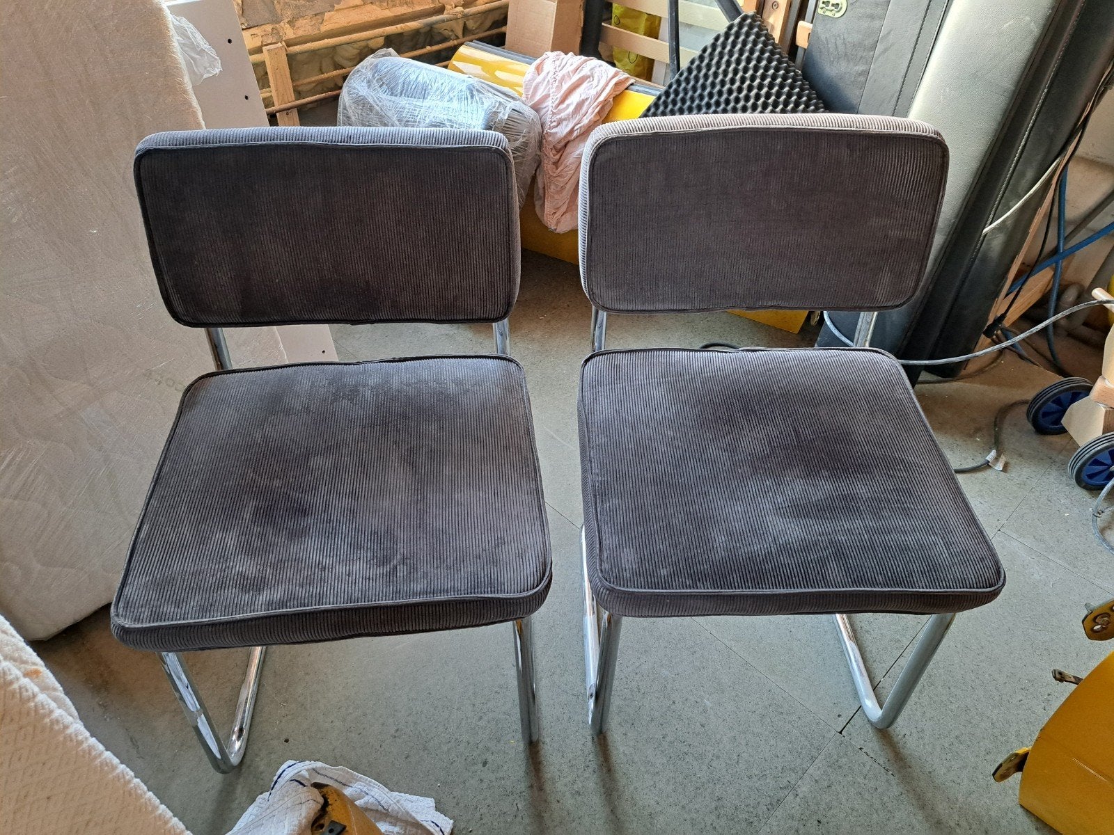 2 grijs/antraciet eetkamer stoelen, Ophalen, Gebruikt, Twee, Stof