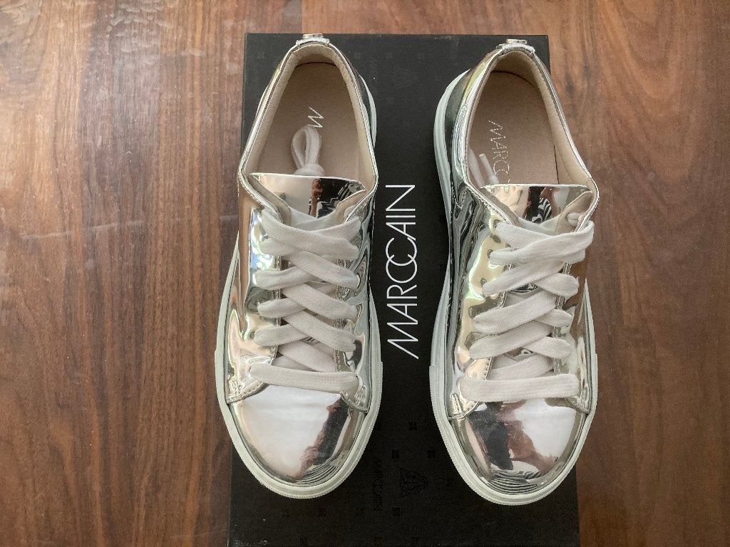 Marccain marc cain zilveren sneaker maat 36 nieuw!, Meisje, Schoenen, Nieuw, Ophalen of Verzenden