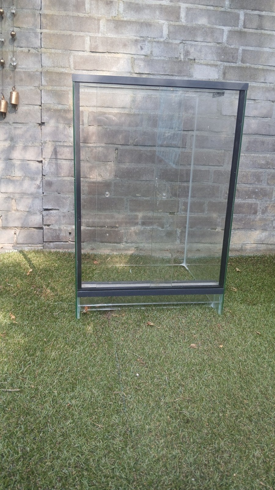 terrarium 40x40x60
mist onderkant maar is makkelijk op te lo, Ophalen