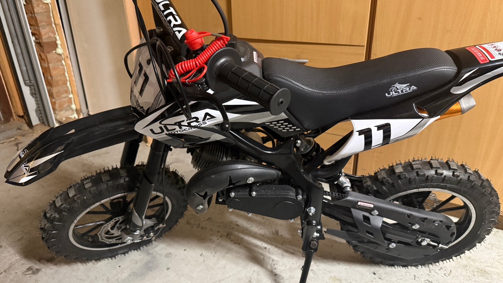 Zwarte 50cc Dirtbike - Zo goed als nieuw, Fietsen en Brommers, Minibikes, Midibikes en Pitbikes, Ophalen, Nieuw, 50 cc, Dirtbike
